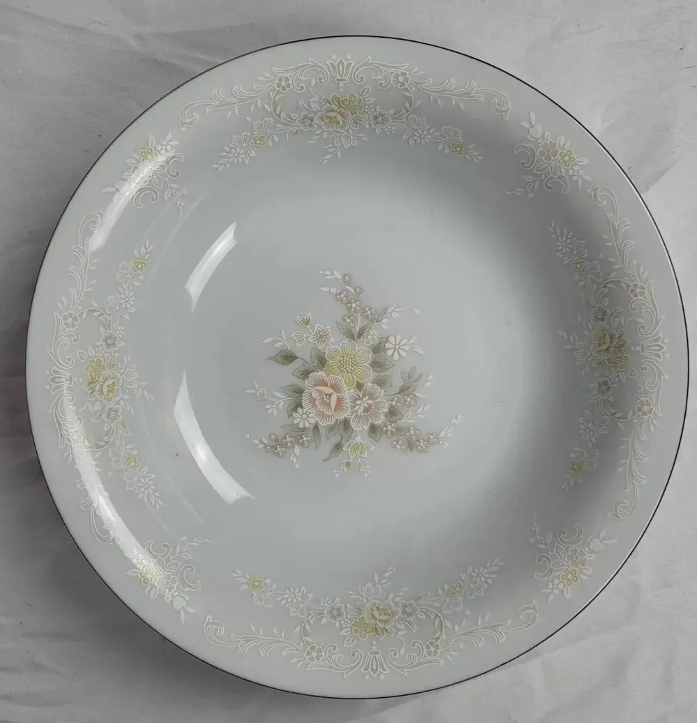 Crescent Fine China Jie Pai Bowl Painted Golden Flowers and Accents